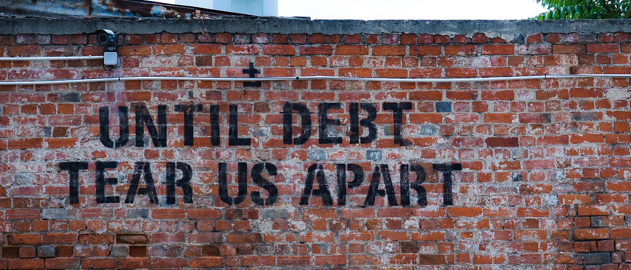 Debt recovery - statutory demand - Photo by Ehud Neuhaus on Unsplash