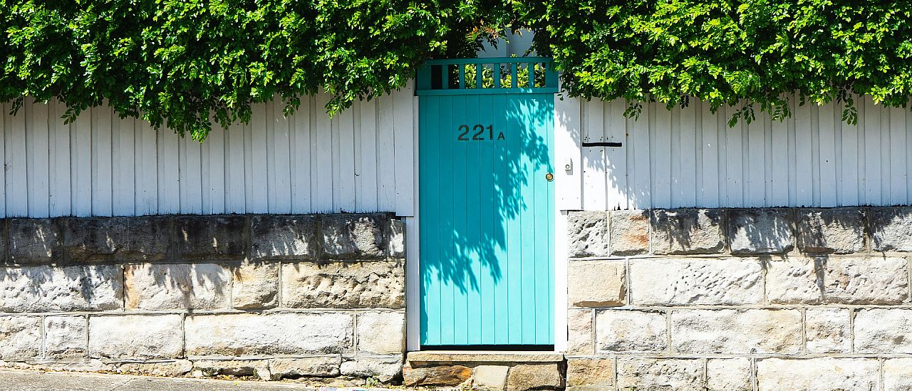 Blue door - Photo by Vincent Branciforti on Unsplash