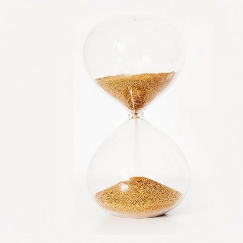 Hour Glass - Photo by Gaelle Marcel on Unsplash